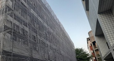 多點懸吊式平台高空搭設實景圖